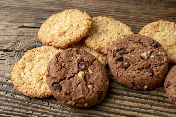 Using Flavours for Baking. A display of Chocolate Chip and Oatmeal cookies.